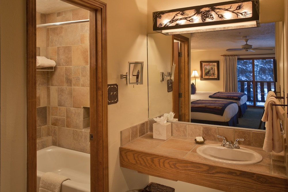 Alpine Village Suites 47/50