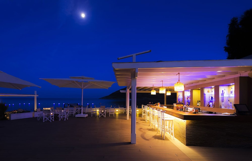 LIV HOTEL BY BELLAZURE 9/56