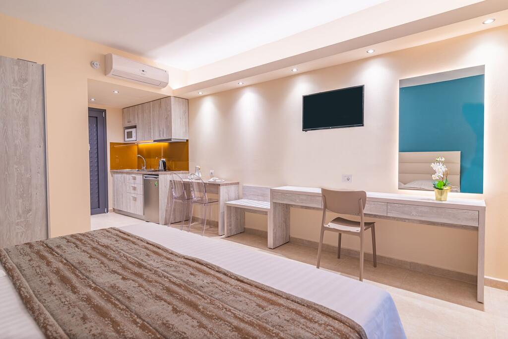 Christa Apartments 13/16