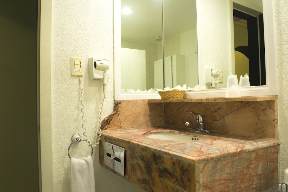 Hotel Leon 57/57