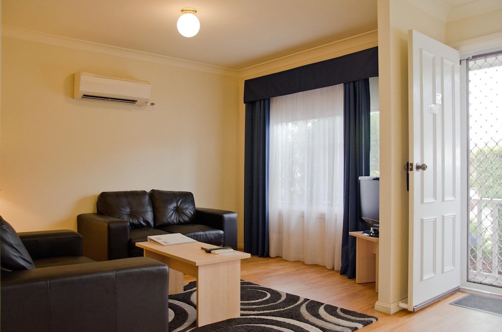 Baybrook Motor Inn & Apartments 18/34