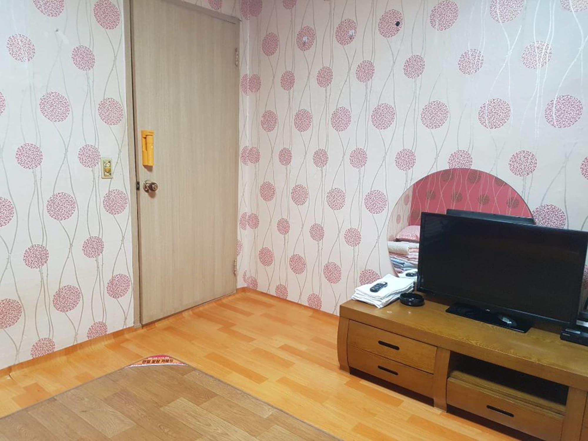Myeongdong Motel 2/34
