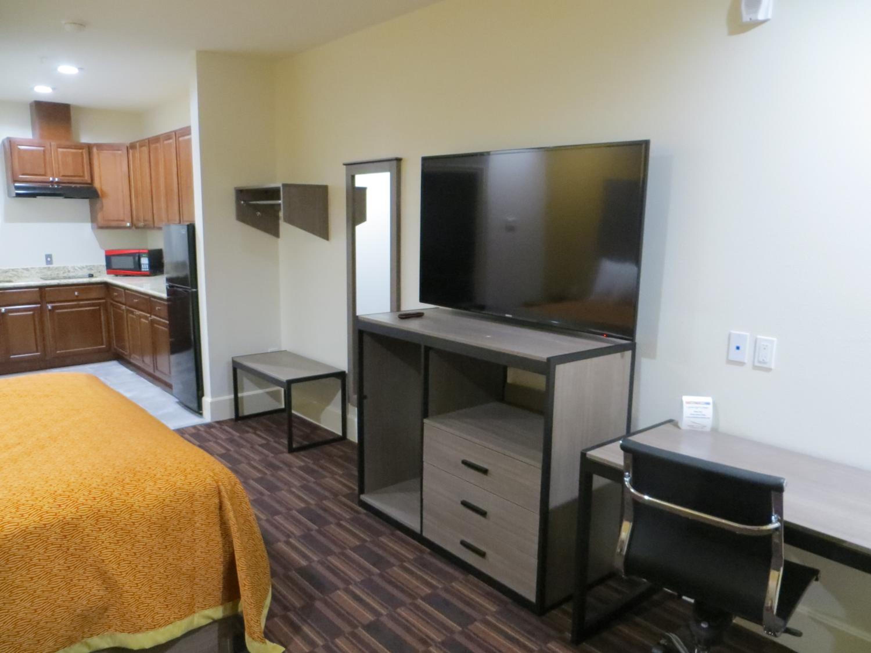 Scottish Inn And Suites 40/53