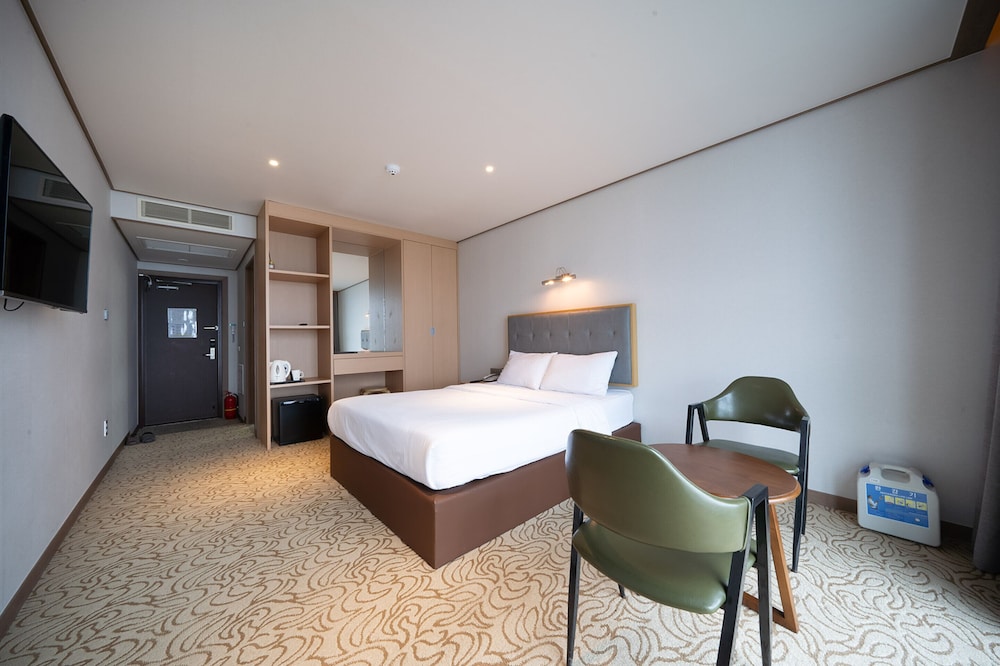 Sunrise Hotel Sungsan 49/62