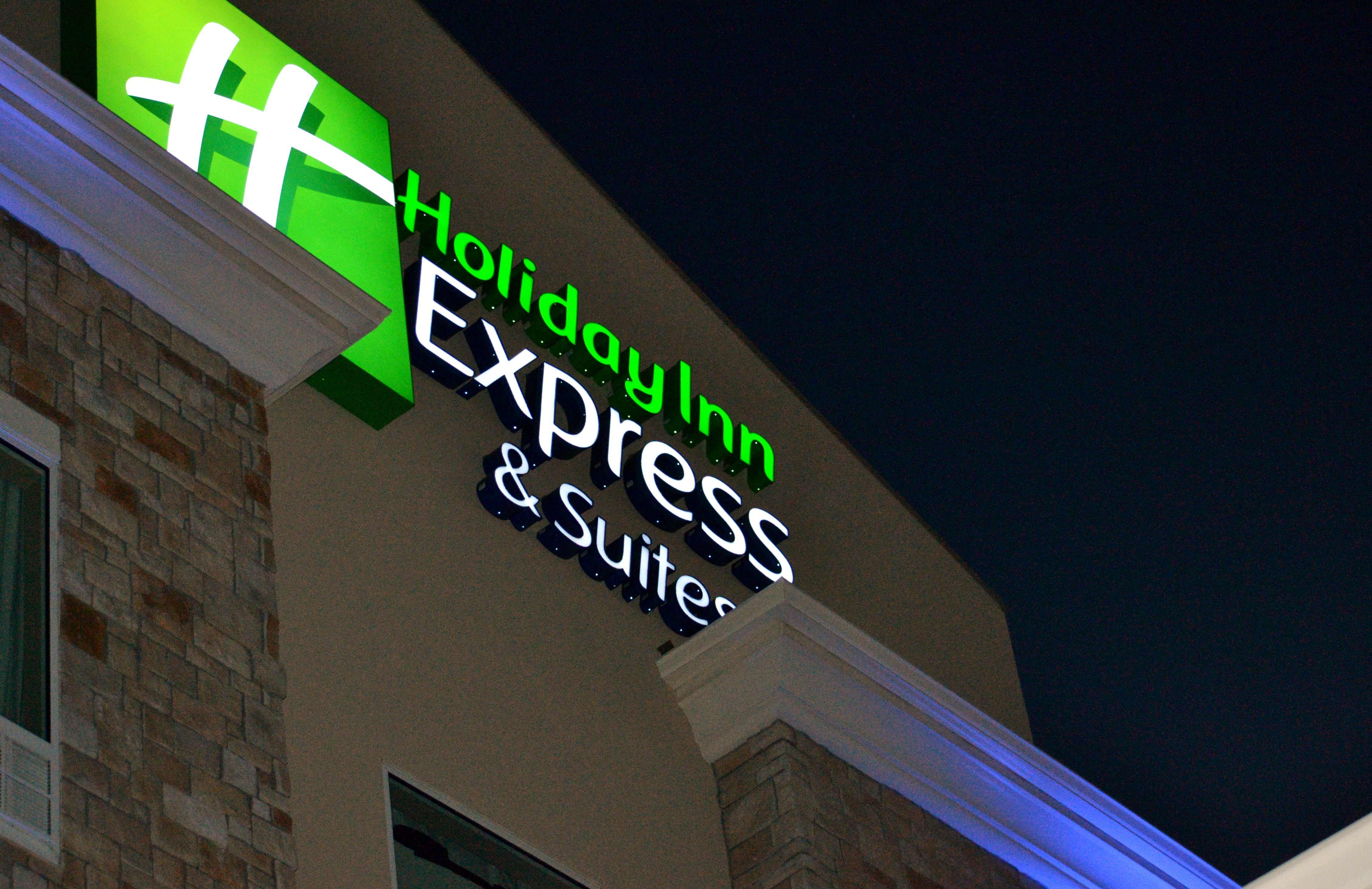 Holiday Inn Express Hotel And Suites St Joseph 2/58