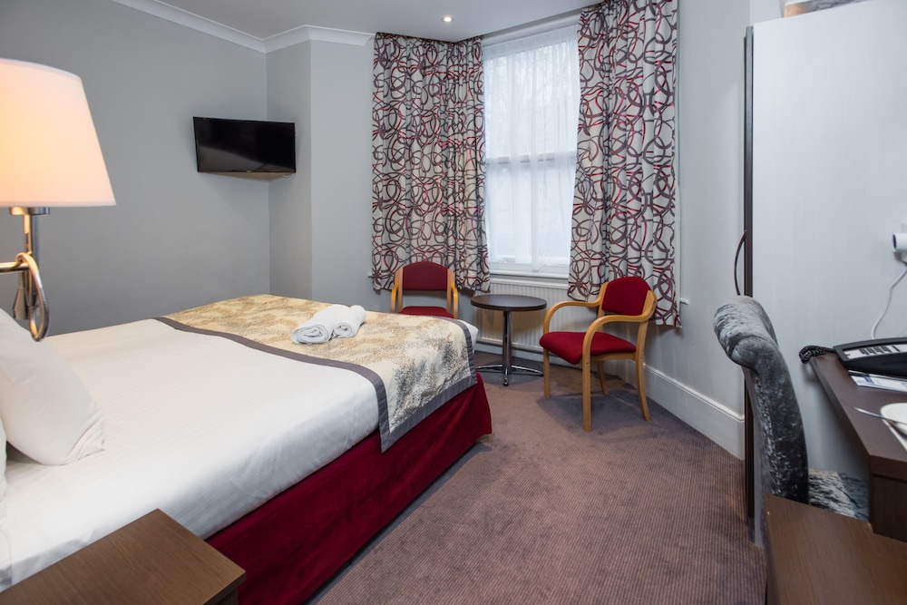Spark by Hilton London Chiswick 28/45