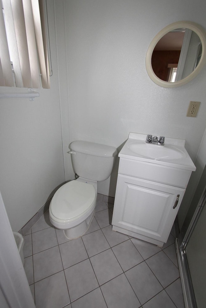 Boardwalk Sand & Surf Inn Oceanfront 13/55