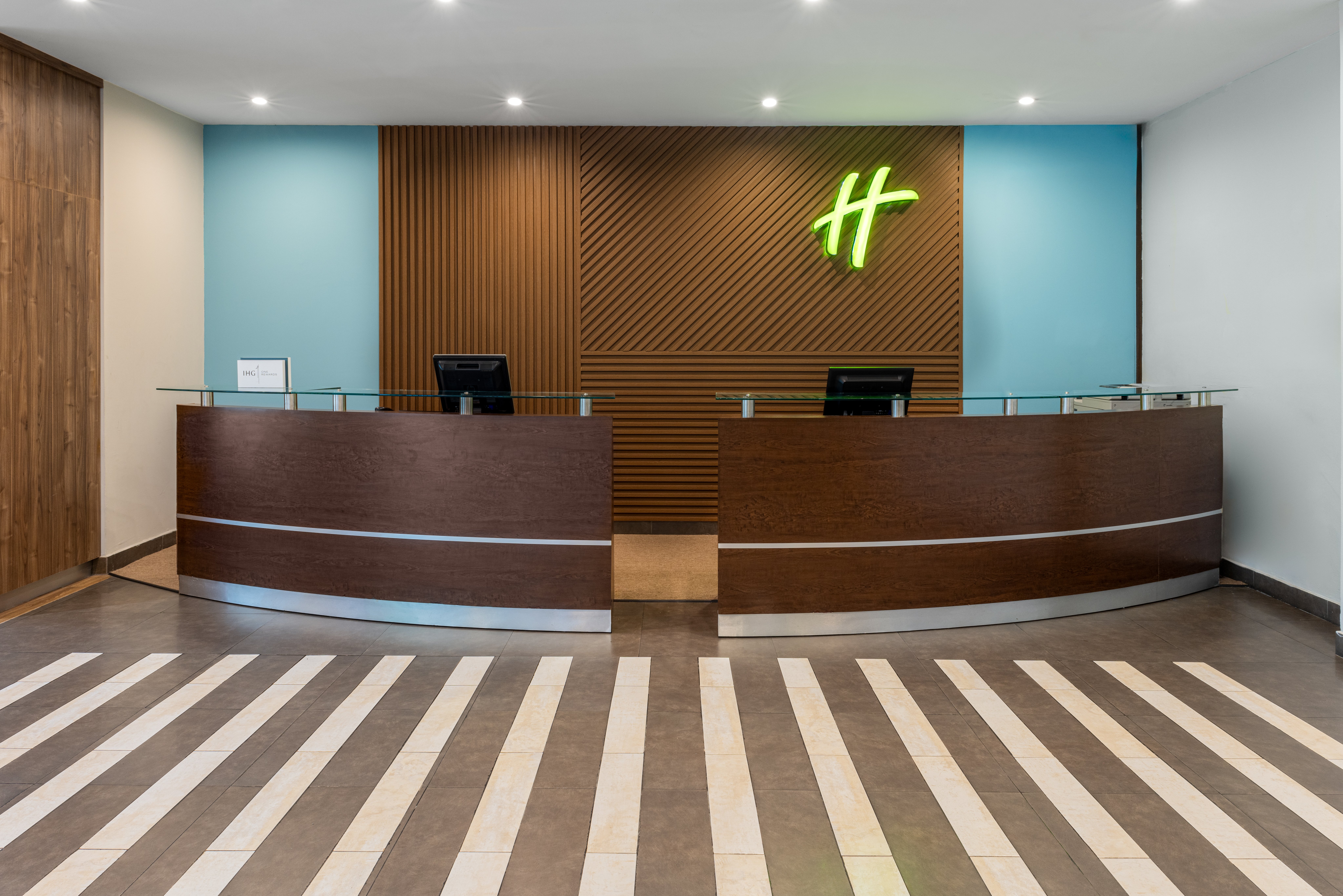 Holiday Inn Panama Canal 9/50
