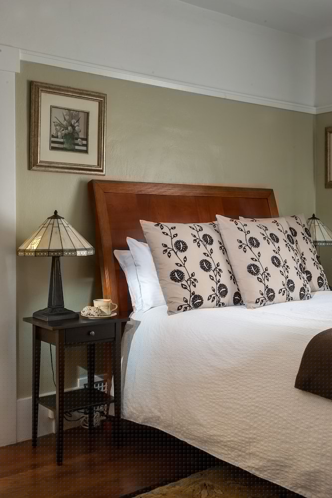 Craftsman Inn 14/70