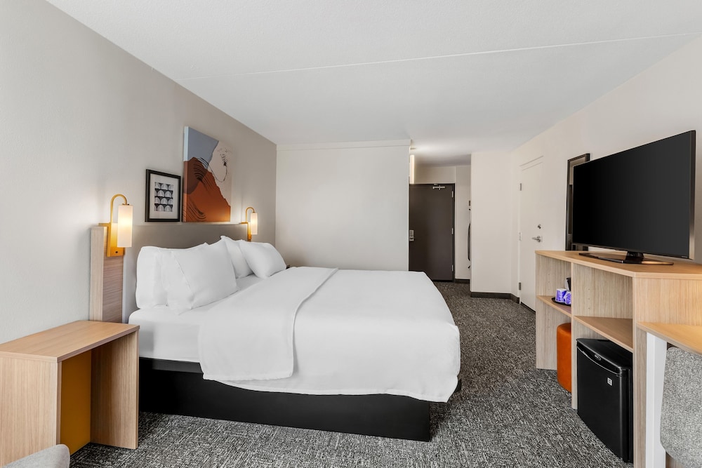 Spark by Hilton Akron Fairlawn 9/46