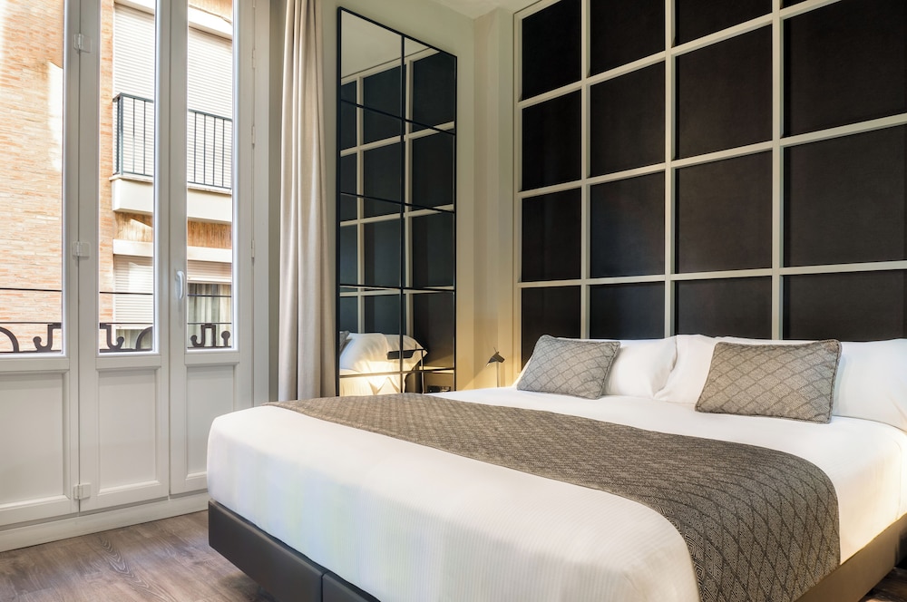 PREMIUM, SUITE, BALCONY