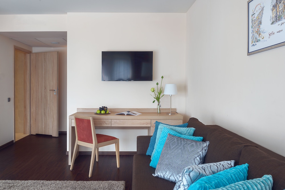 Molo Hotel 32/65