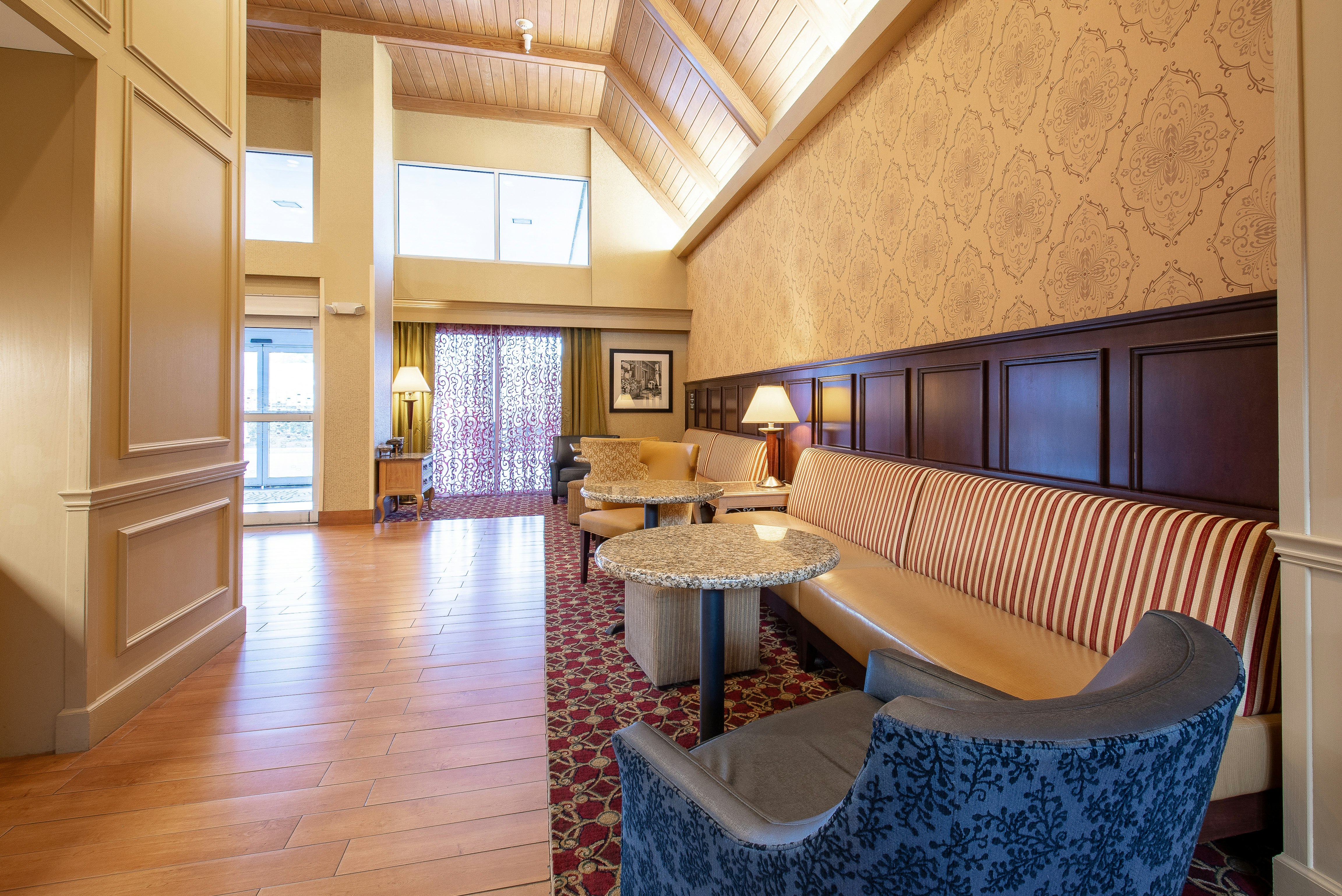 Hampton Inn And Suites Williamsburg-Richmond Rd 26/35