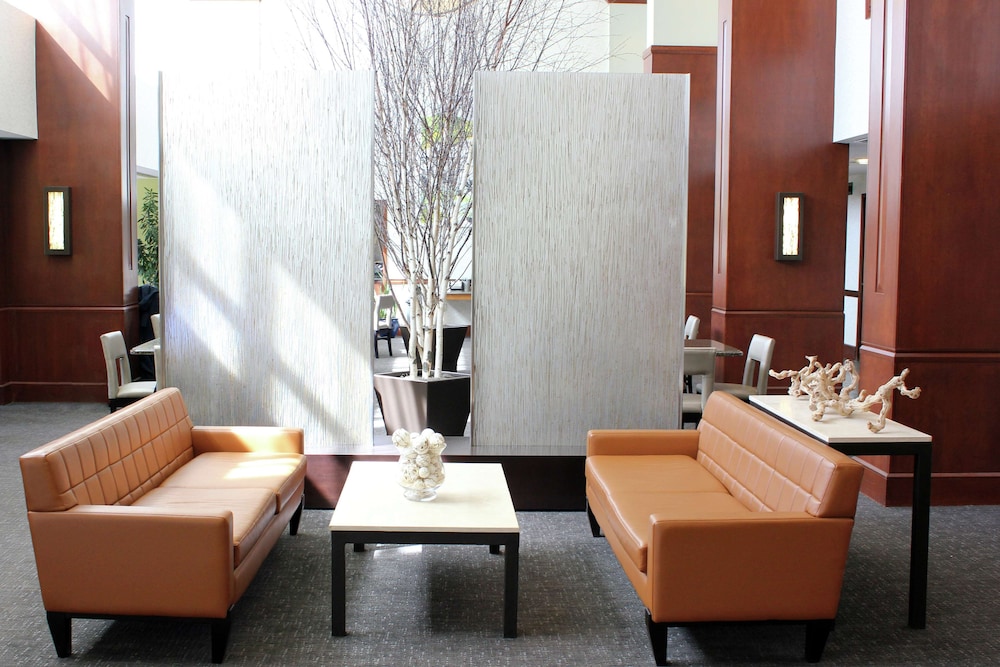 DoubleTree by Hilton Boston Bayside 34/44