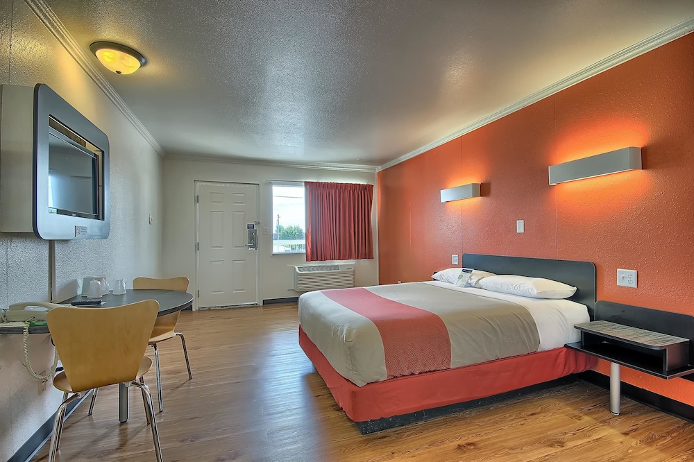 Motel6 Lima, OH 28/56