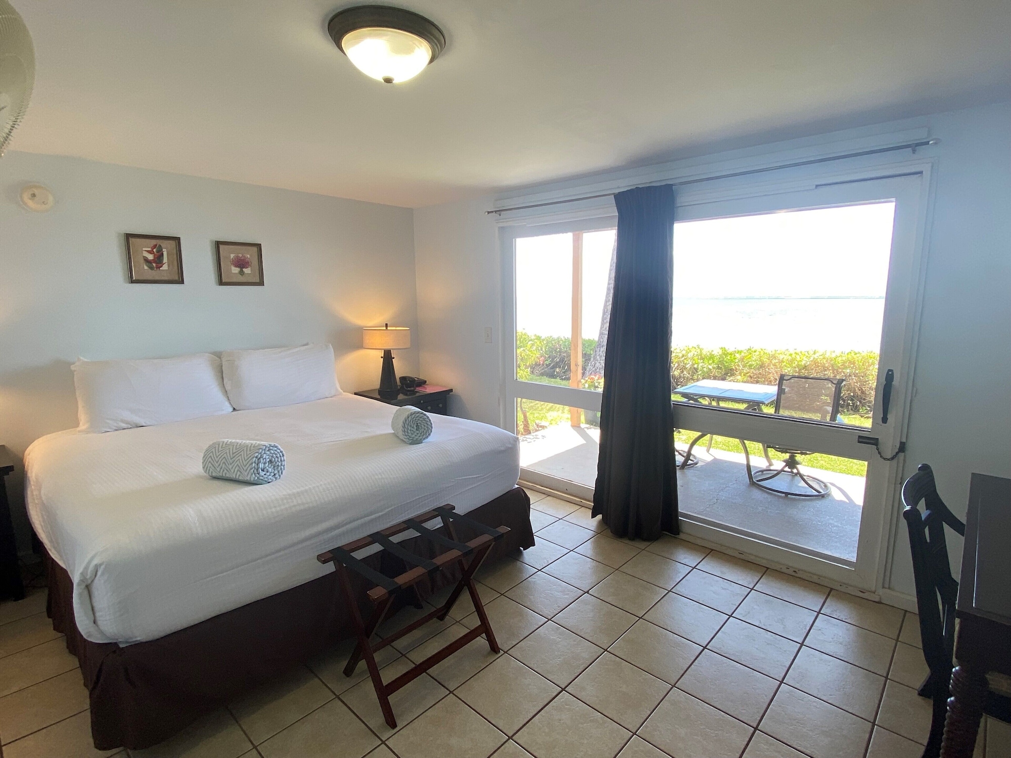 Room, King Bed, Ocean Front
