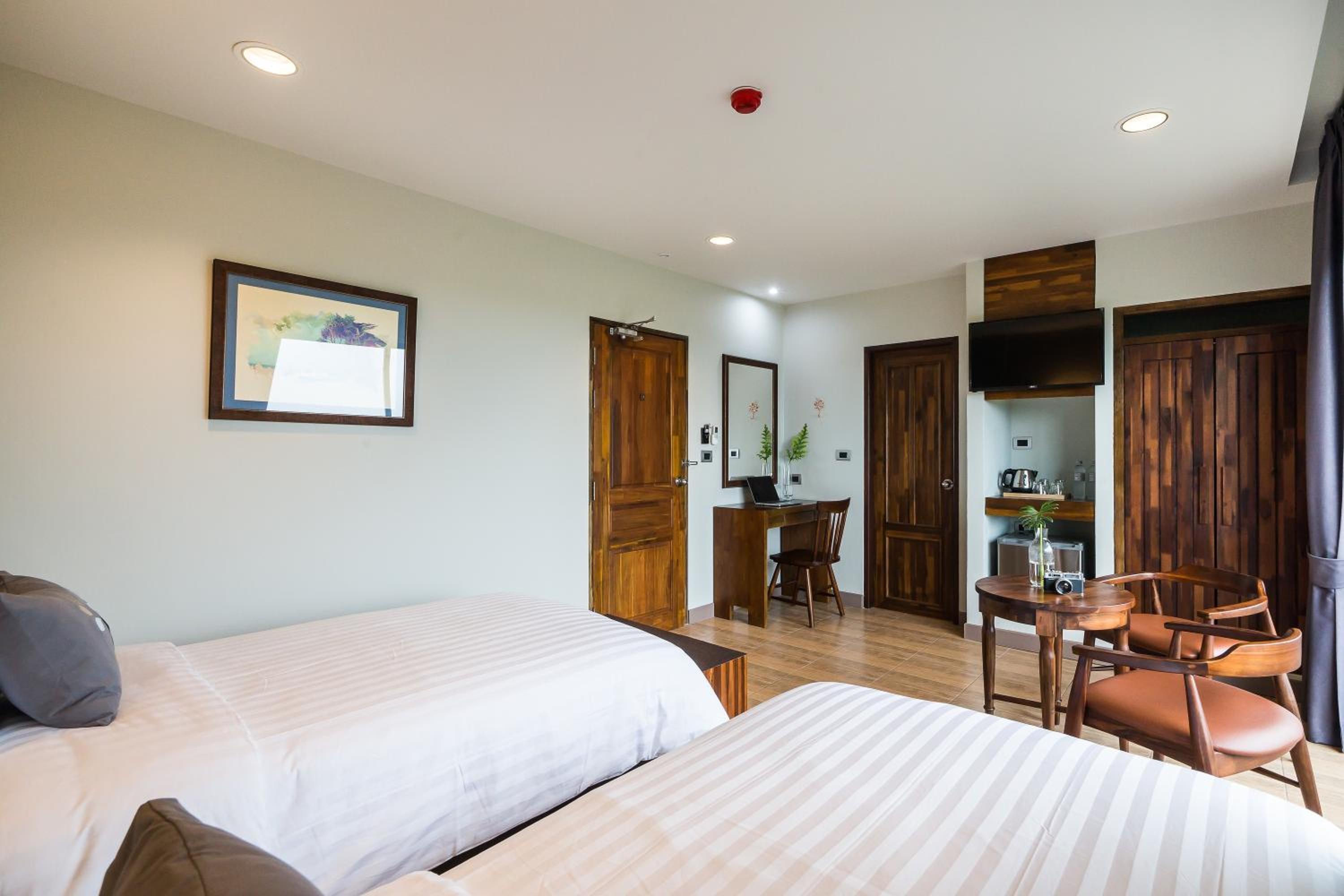 STANDARD, TWIN BEDS