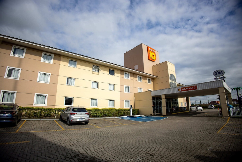 HOTEL 10 ITAJAI 62/66