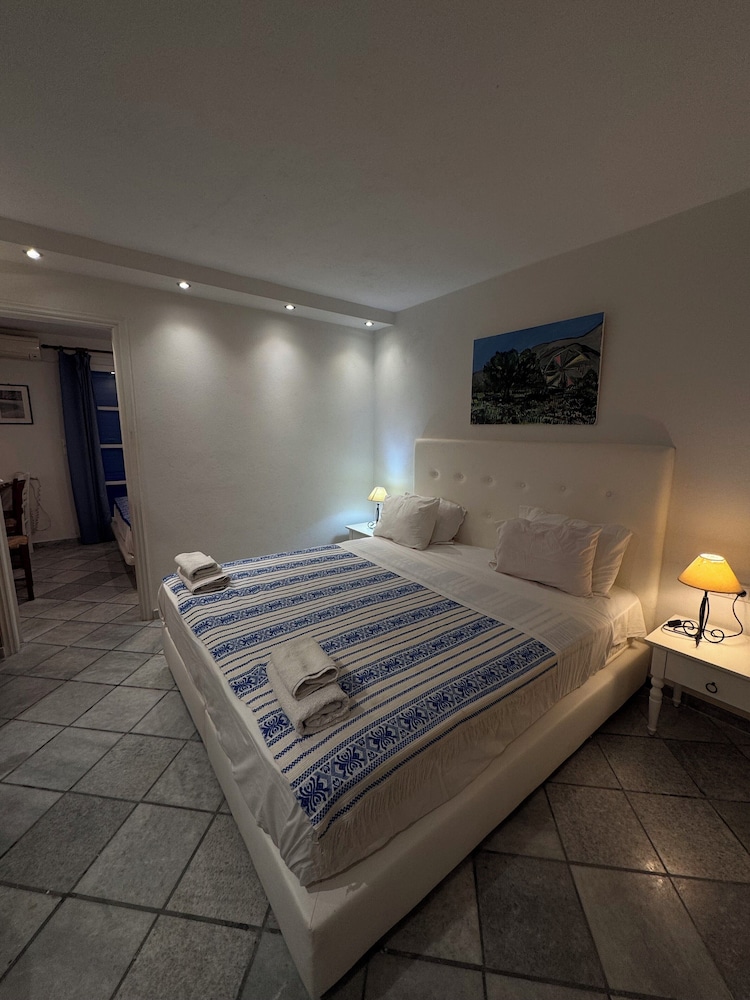 Sea View Apartments and Studios 35/50