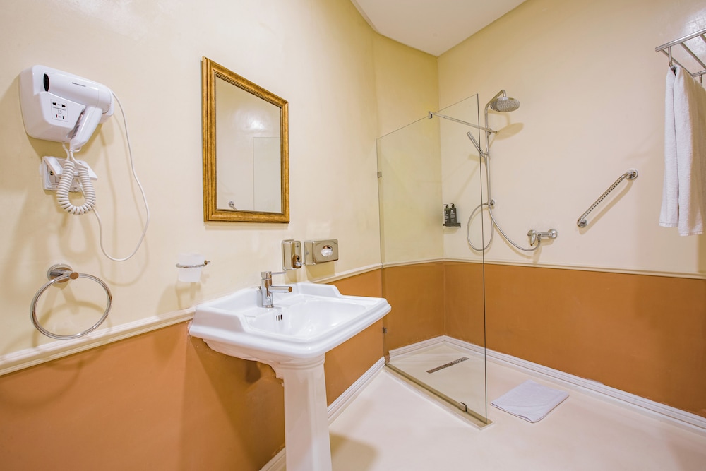 Hotel Majestic Tunis 60/64