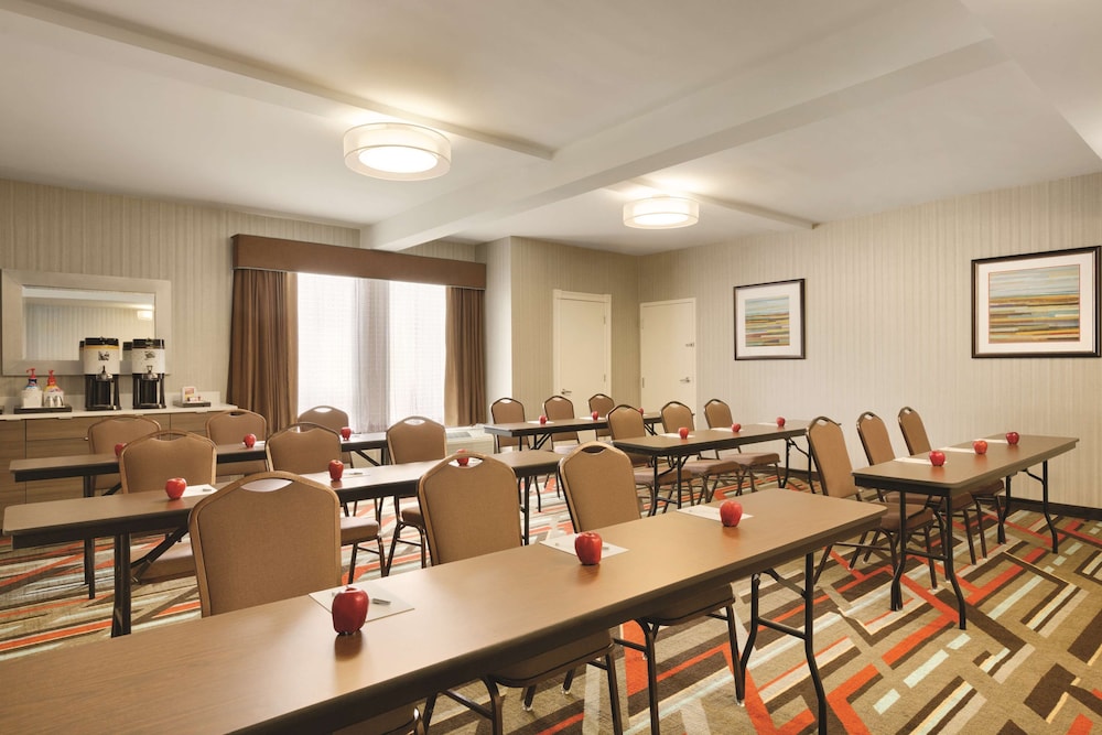 Hampton Inn Atlanta-Buckhead 43/46