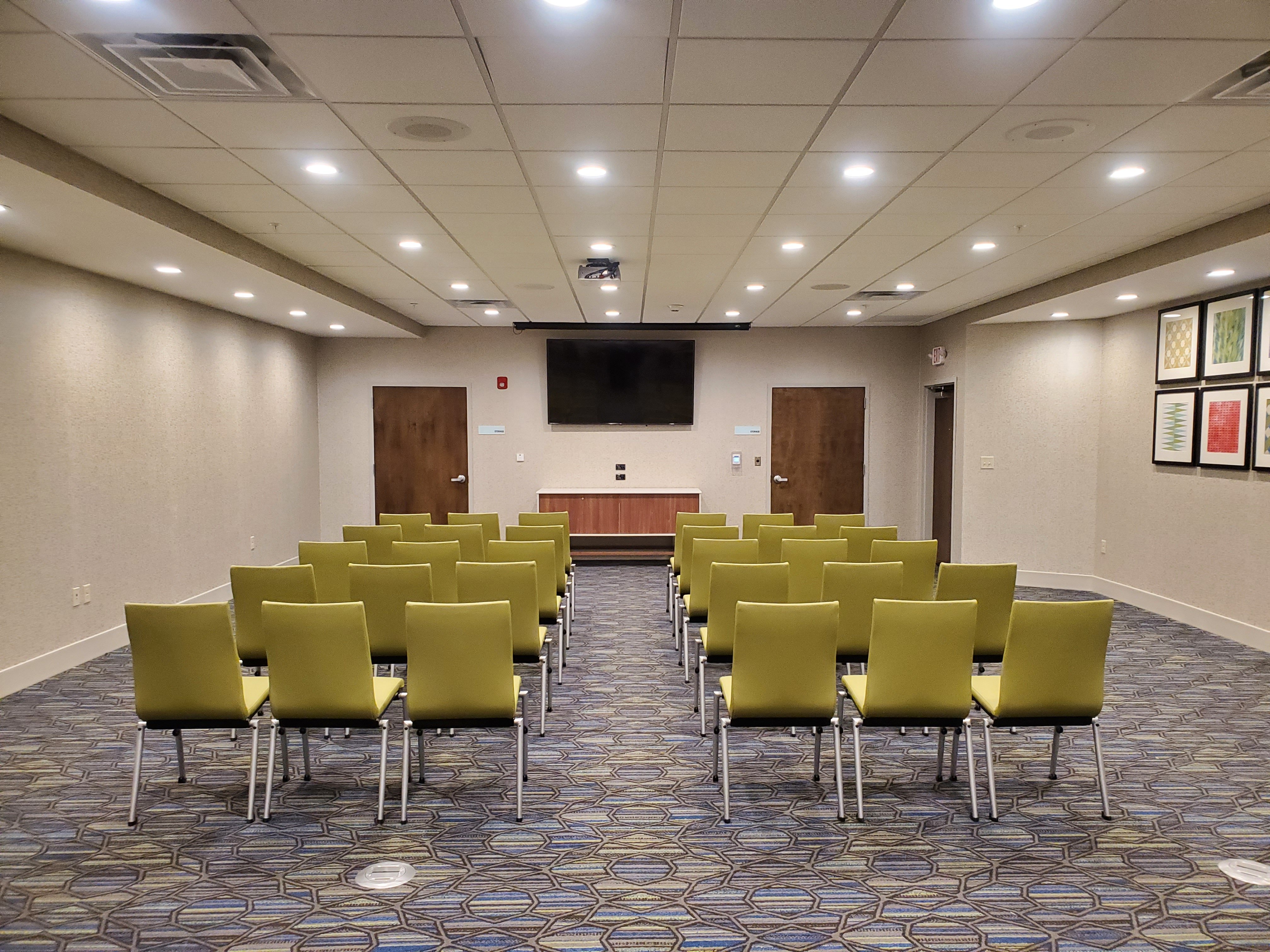 Holiday Inn Express Suites Sandusky 34/42