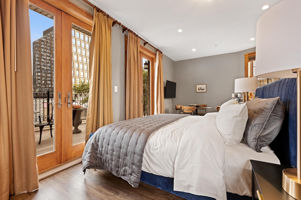 JUNIOR SUITE, LUXURY, BALCONY