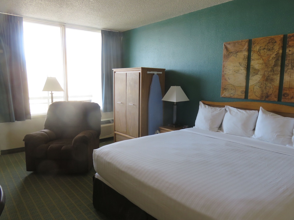 ROOM, KING BED