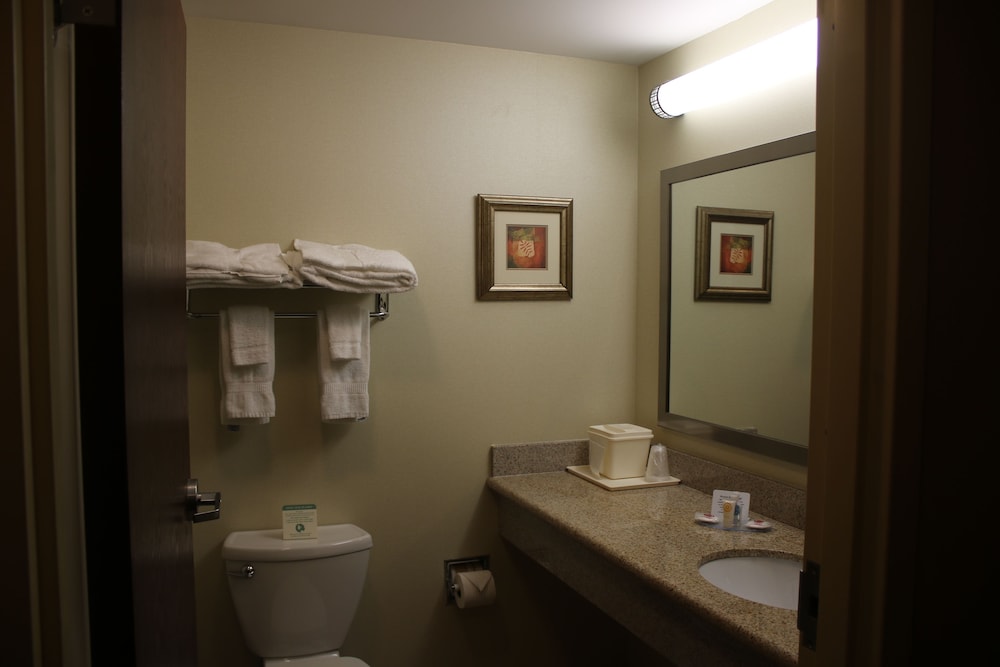 Comfort Inn and Suites Scarborough - Portland 28/55