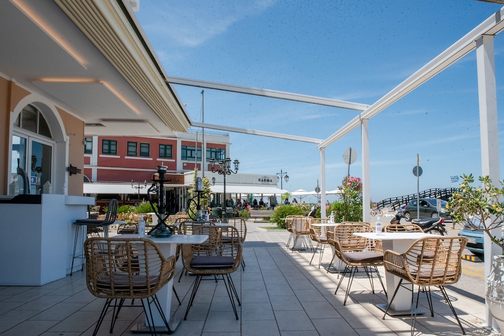 Nirikos Hotel 38/49