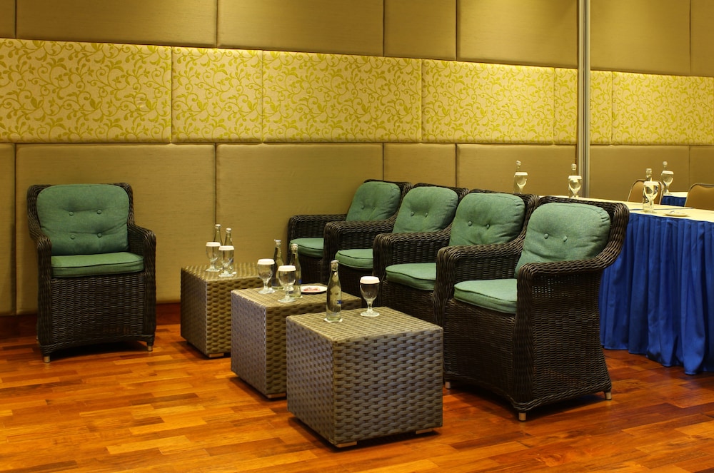 Praja Hotel 14/15