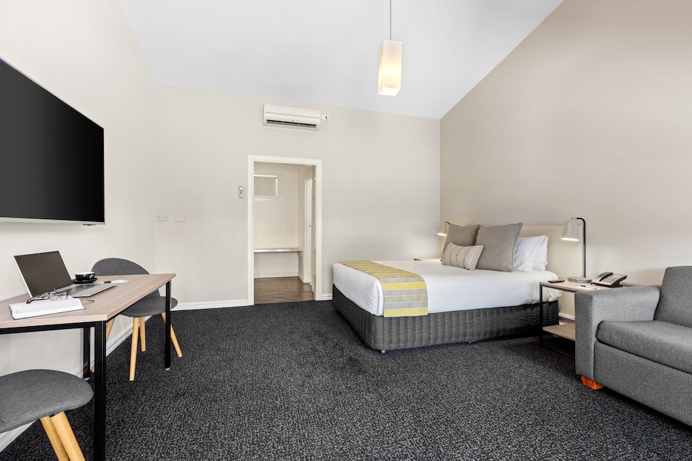 All Seasons Resort Hotel 41/66