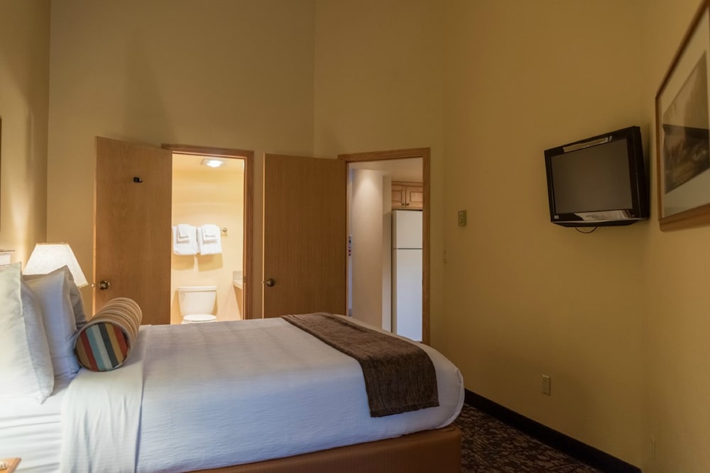 Whispering Woods Resort 17/65