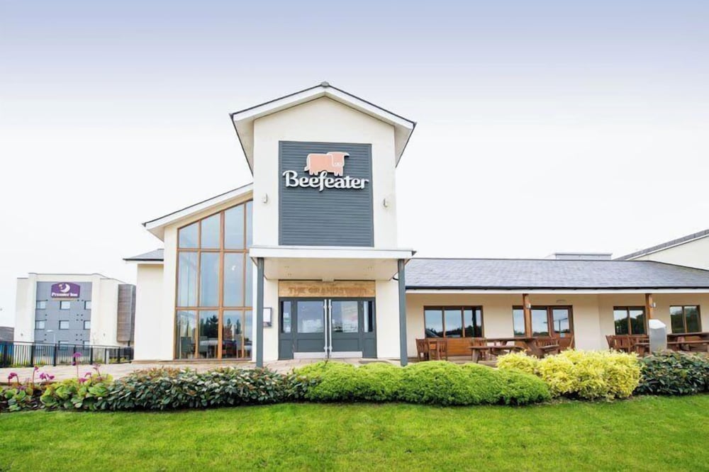 Premier Inn Newton Abbot in TEIGNBRIDGE