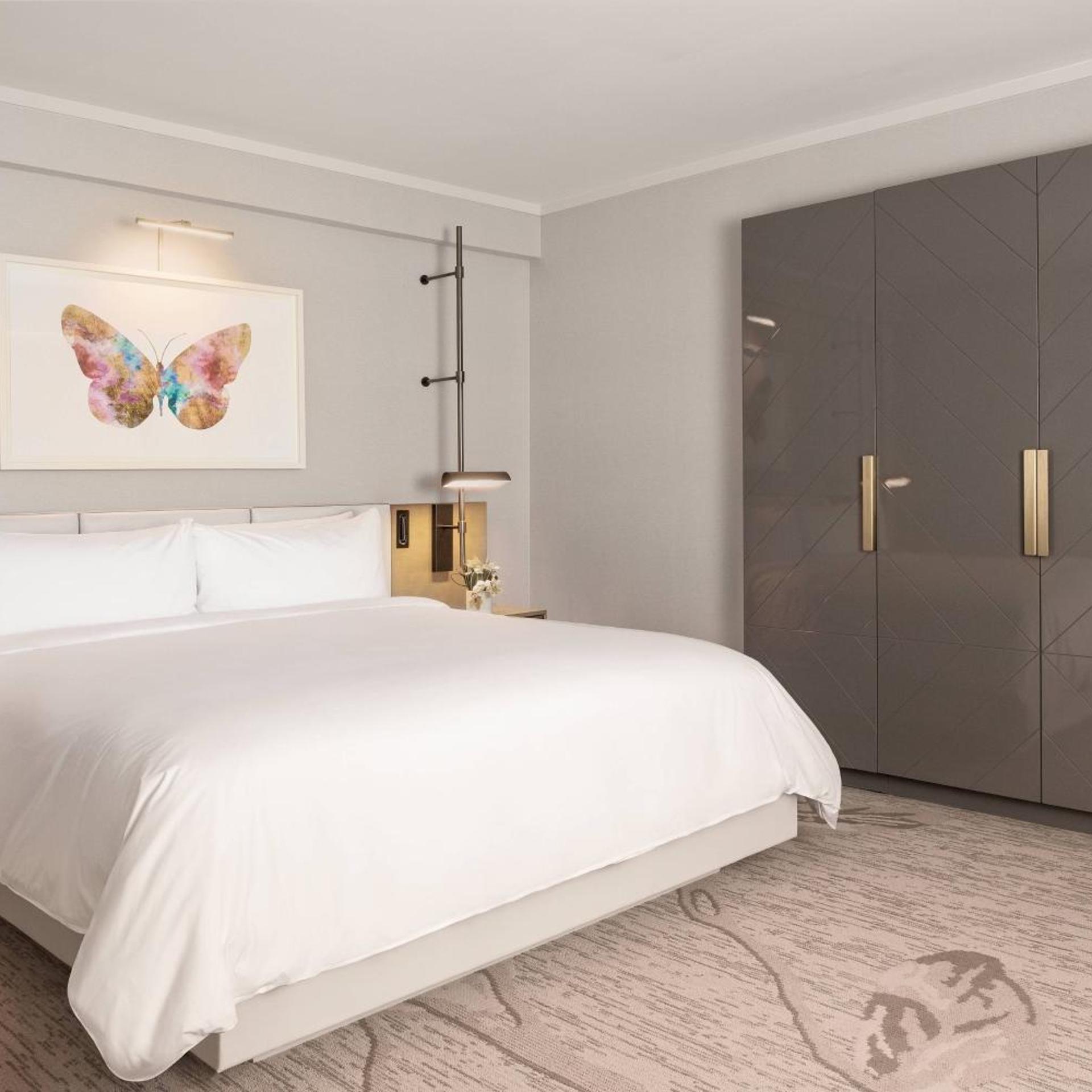 1 Bedroom, Executive, Suite, King Bed, Water View