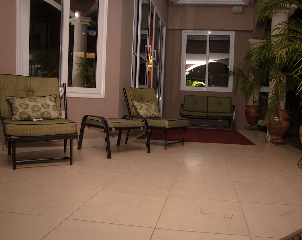 Appiah's Royal Suites 30/45