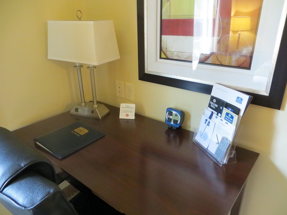 Cobblestone Inn & Suites -- Brillion, WI 31/40