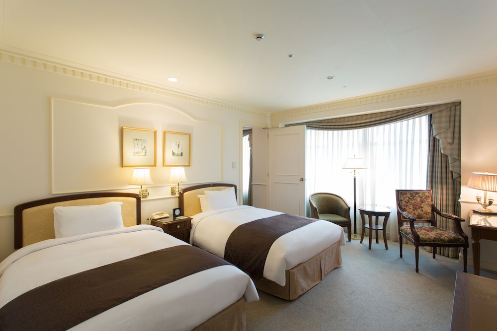 SEMI ROOM, PLAZA, SUITE, 2 SEMI DOUBLE BEDS