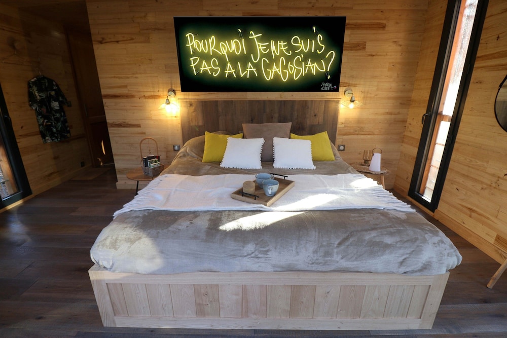 LOIRE VALLEY LODGES - HOTEL 4/50
