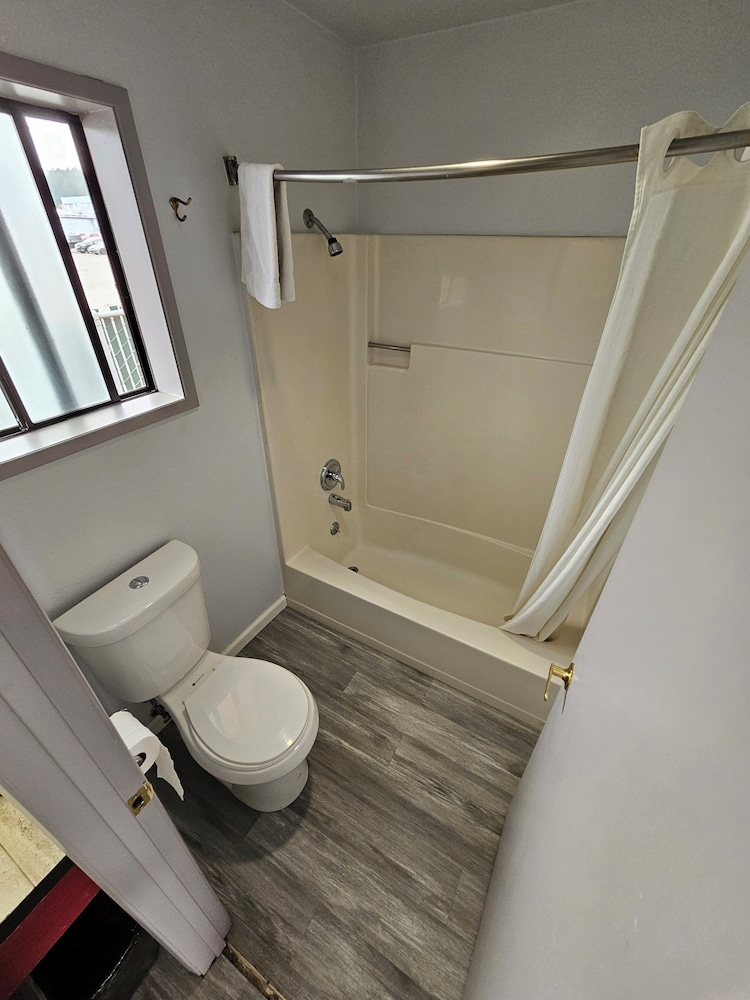 غرفة بسرير كوين، Travel Inn 5/6
