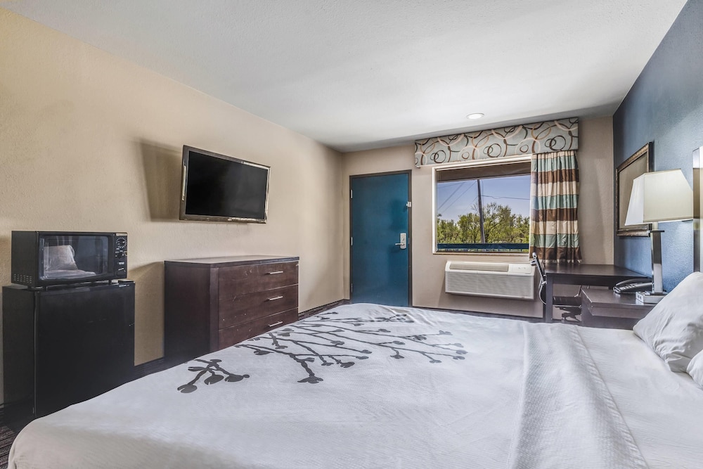 غرفة بسرير كينج لذوي الإعاقة، Econo Lodge Inn & Suites Enid South 9/10