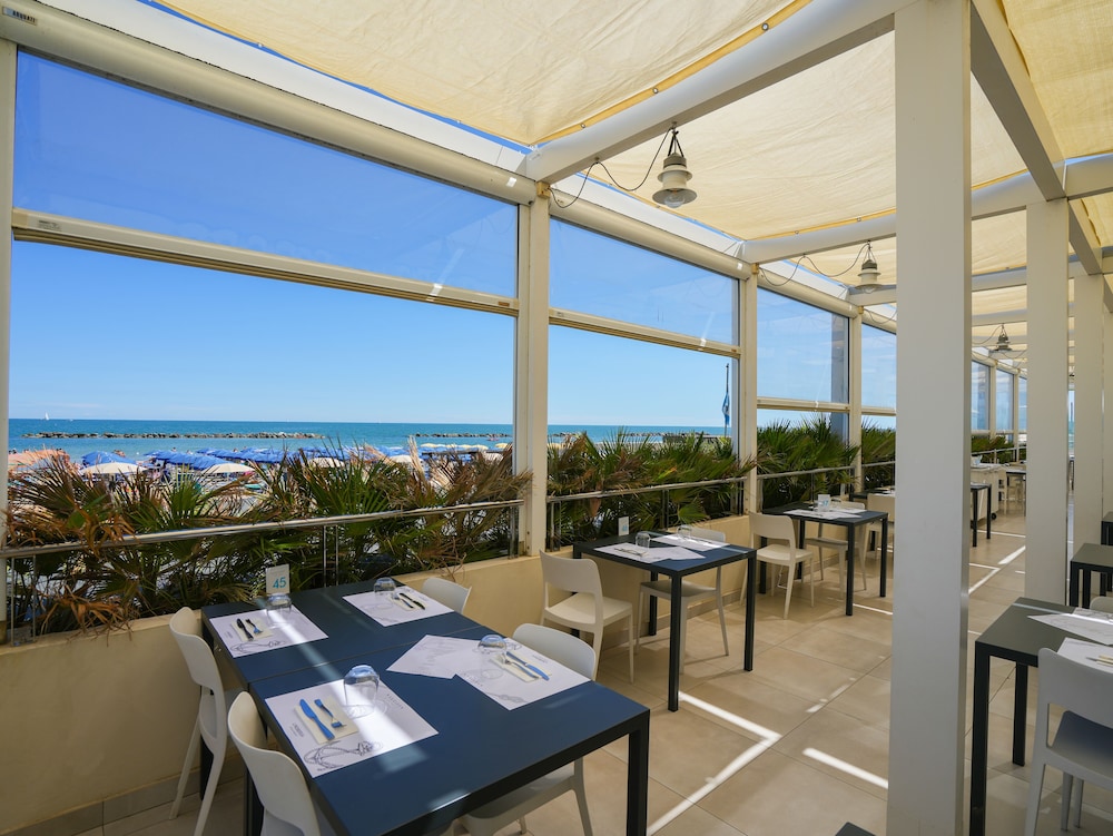 Nautilus Family Hotel 33/50