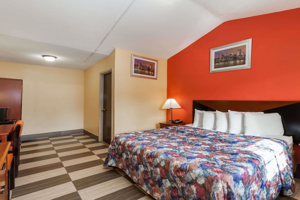 Travelodge by Wyndham Jersey City 11/22