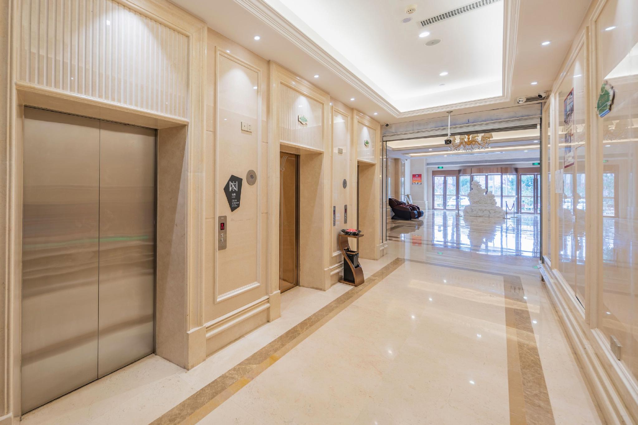 Vienna Hotel (Qujing Railway Station) 15/46