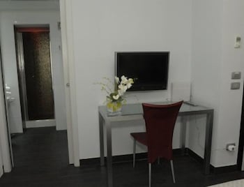 Aaron Hotel 48/54