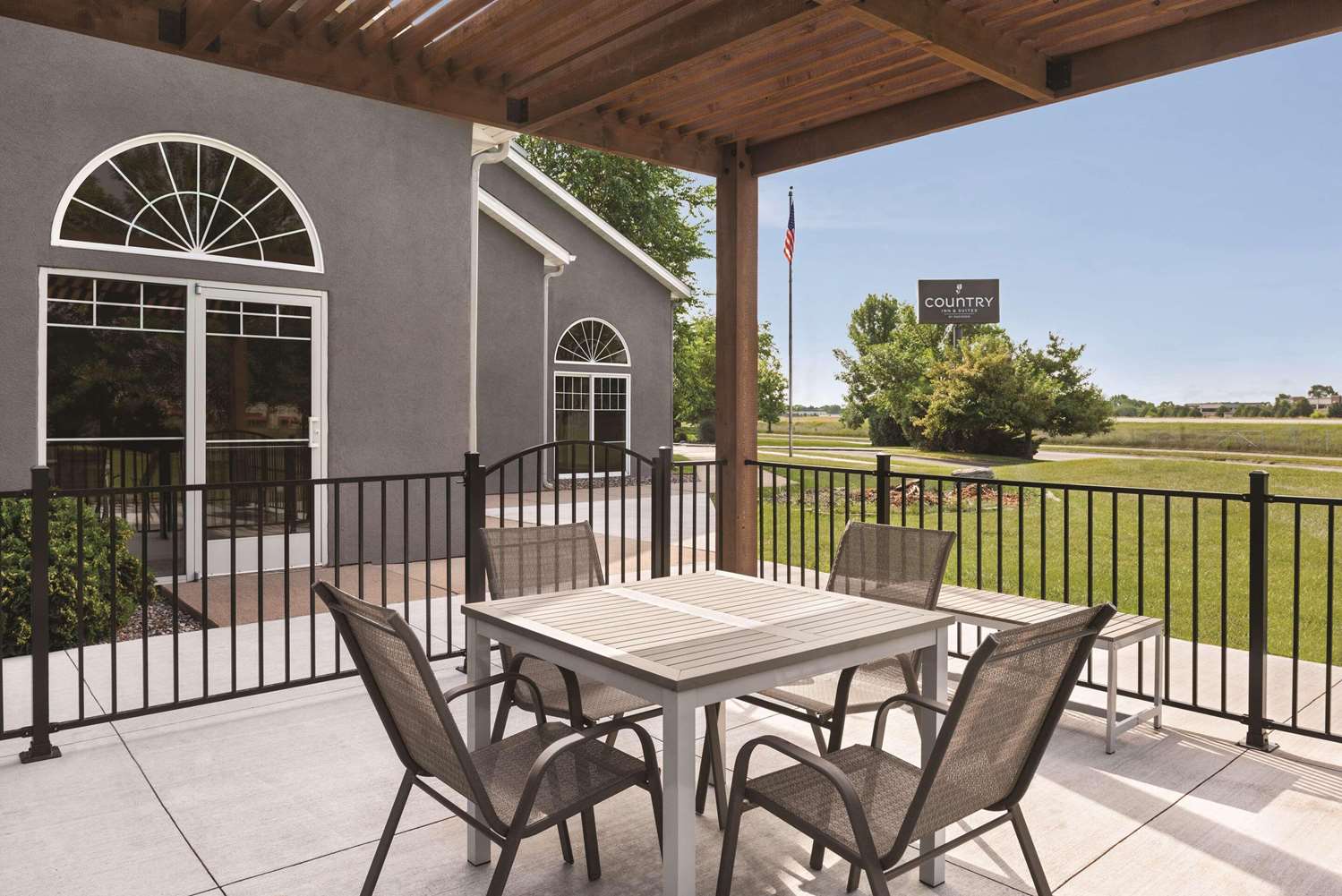 Country Inn and Suites By Radisson Cottage Grove MN 22/32