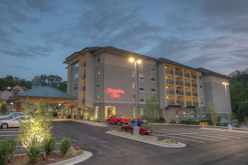 Hampton Inn Gatlinburg Historic Nature Trail 51/53