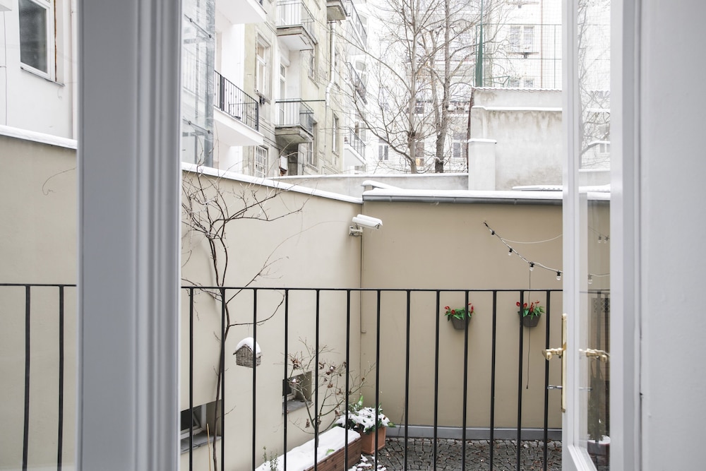 Numa I Flow Rooms & Apartments 4/67