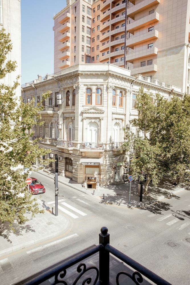 Midway Baku Hotel 59/68