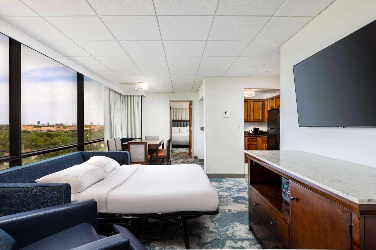 Junior Suite, 2 Queen Beds, Kitchen